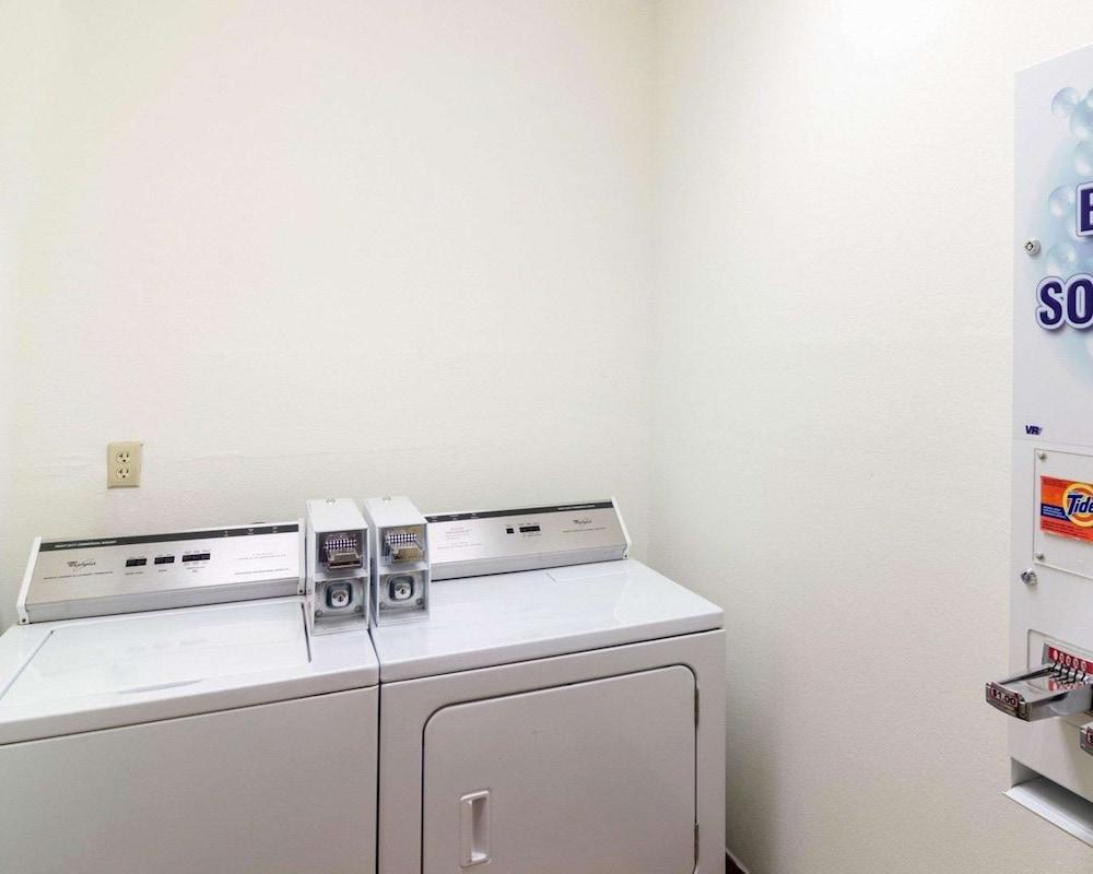 Quality Suites Midland North Loop 250 photo 11