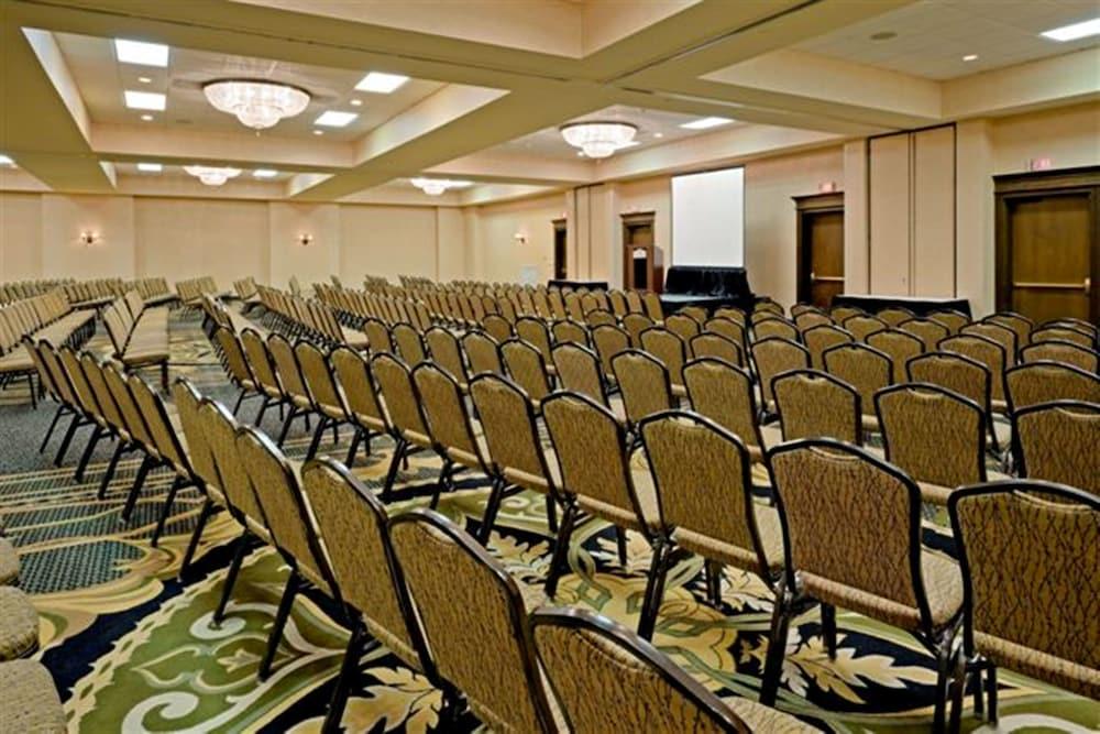 DoubleTree by Hilton Boston - Milford photo 51