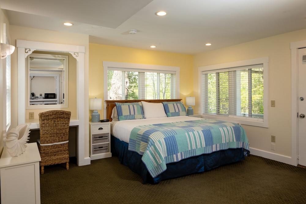 Glen Cove Inn & Suites photo 21