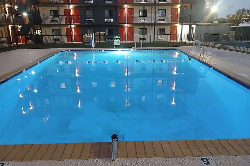 Ramada By Wyndham Kenner/New Orleans Airport South photo 15