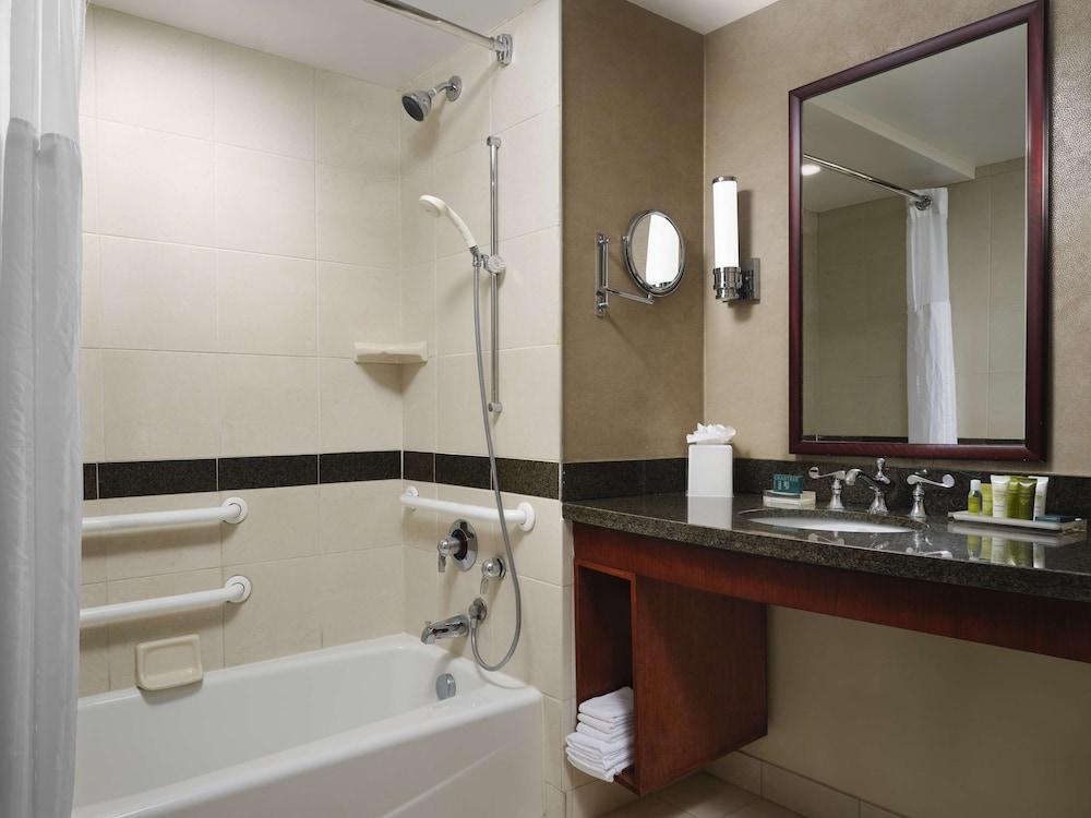 Hilton Virginia Beach Oceanfront photo 96