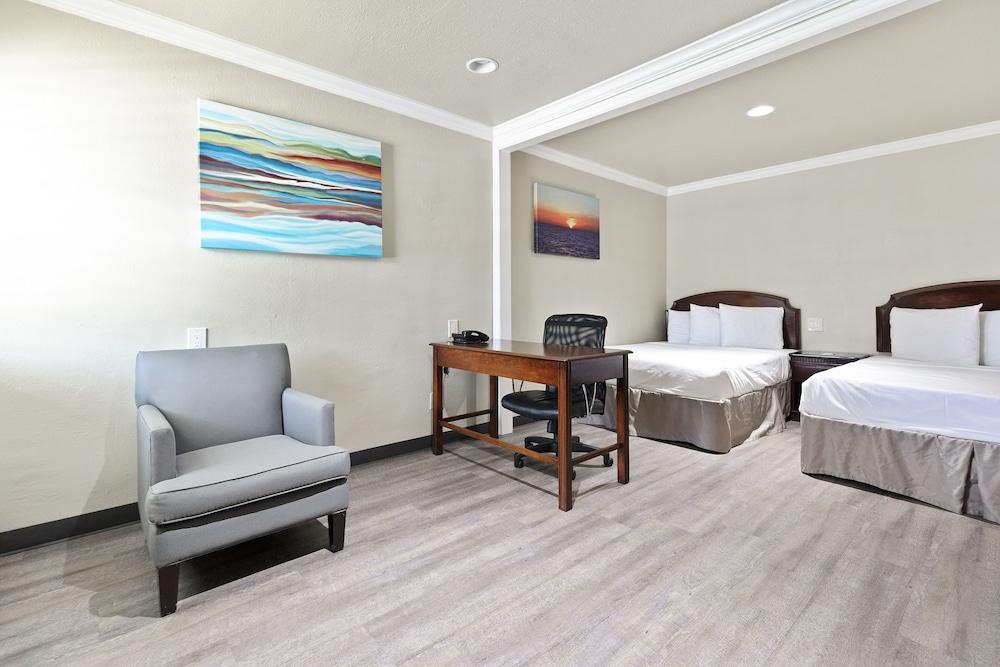 Le Blanc Inn & Suites photo 70