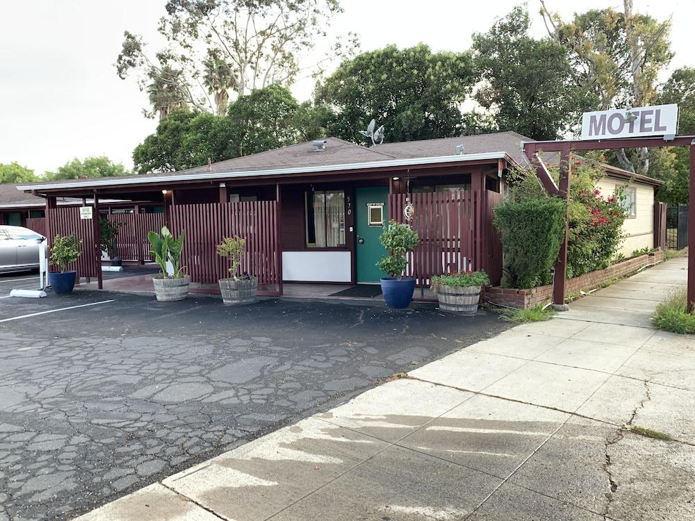 Pacheco Pass Motel photo 5