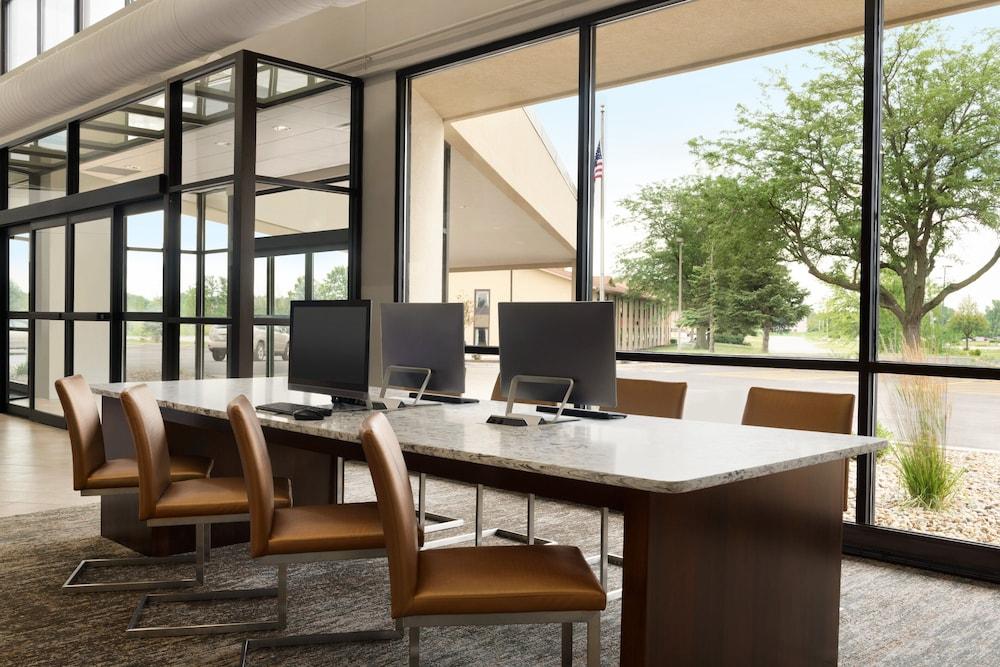 Holiday Inn Bloomington - Normal by IHG photo 3