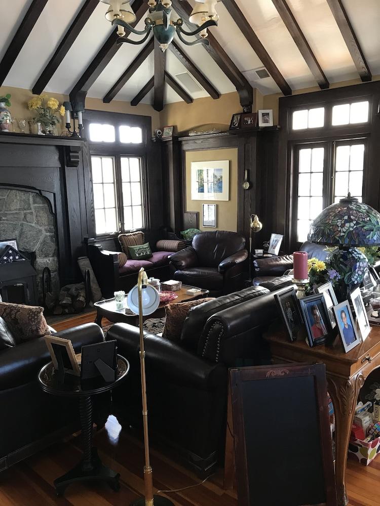 Boathouse Waterfront Lodging photo 22