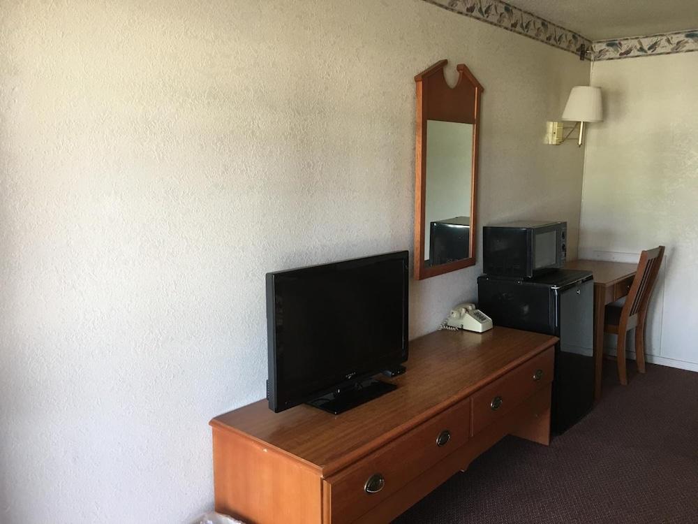 Finns Motel photo 6
