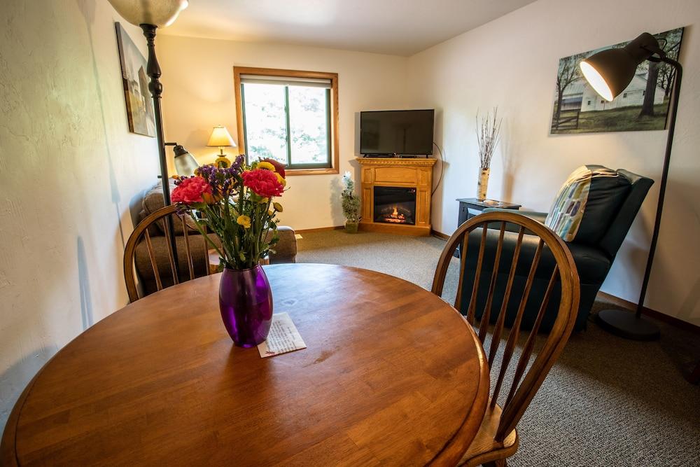 Open Hearth Lodge photo 16