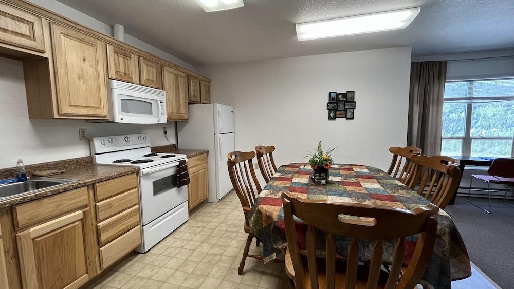 Denali Rainbow Village RV Park and Motel photo 66
