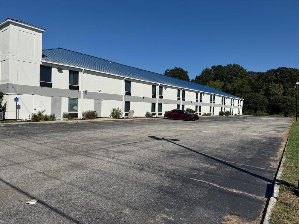 Executive Inn and Suites Baker photo 26
