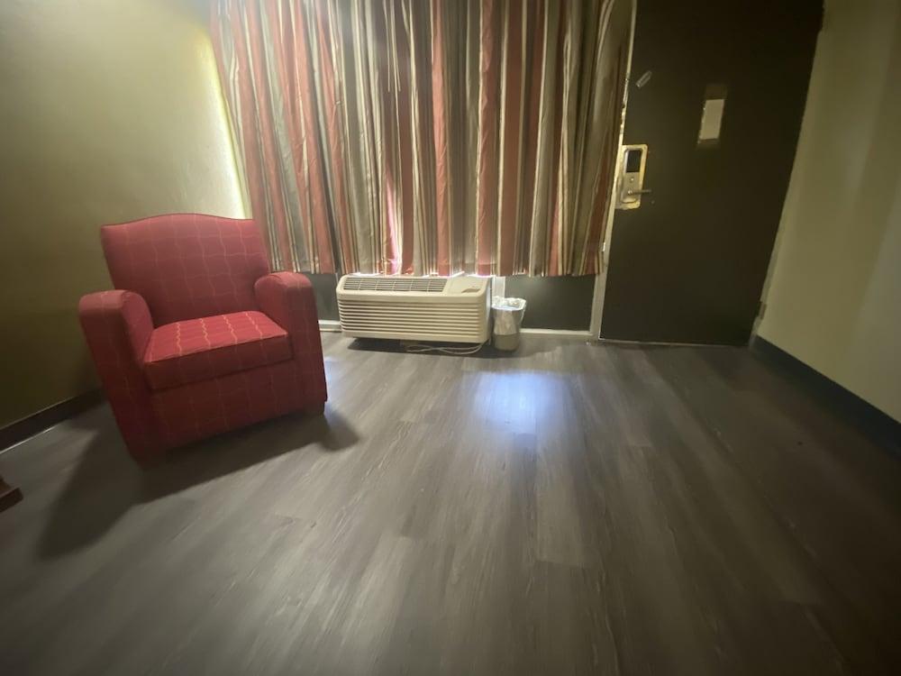 Americas Best Value Inn Wilson photo 2