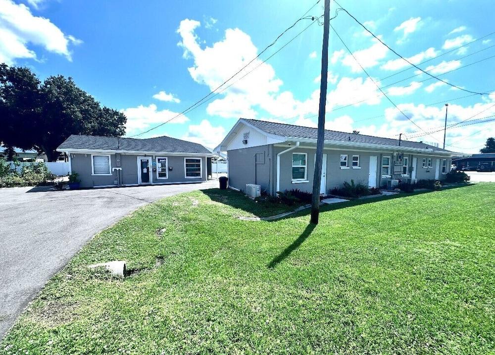 Lemon Bay Motel photo 17