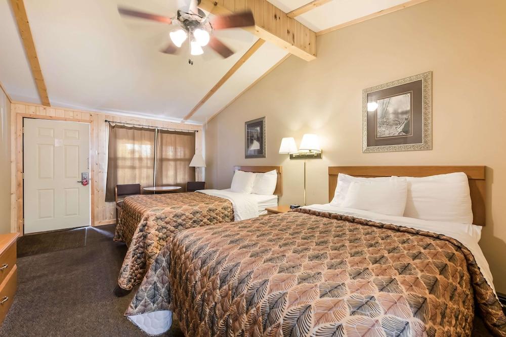 Econo Lodge Rice Lake photo 13