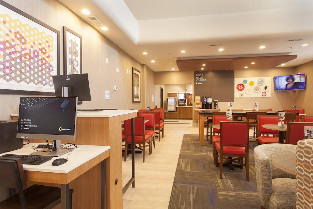 Holiday Inn Express & Suites Santa Fe by IHG photo 31