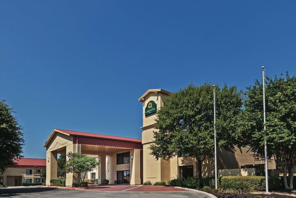 La Quinta Inn by Wyndham San Marcos photo 59