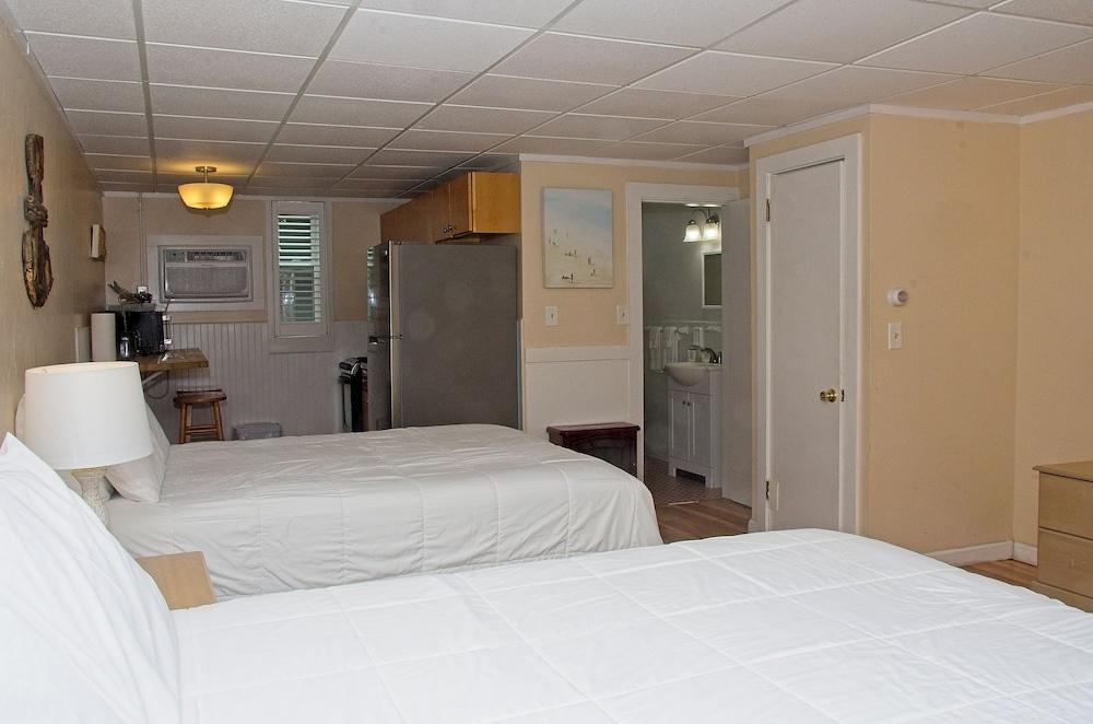 Vineyard Harbor Motel - Private Beach photo 91