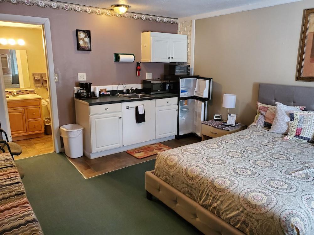 River Country Motor Lodge photo 51