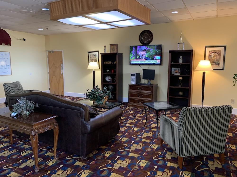 Americas Best Value Inn Forest photo 3
