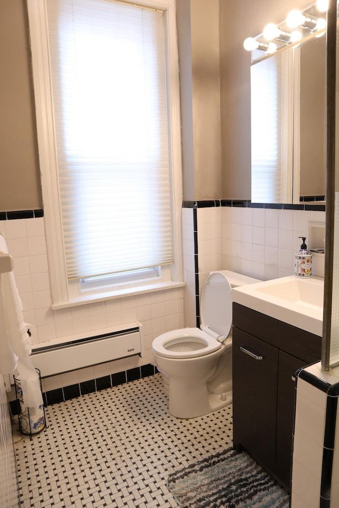 Midtown Suites photo 44