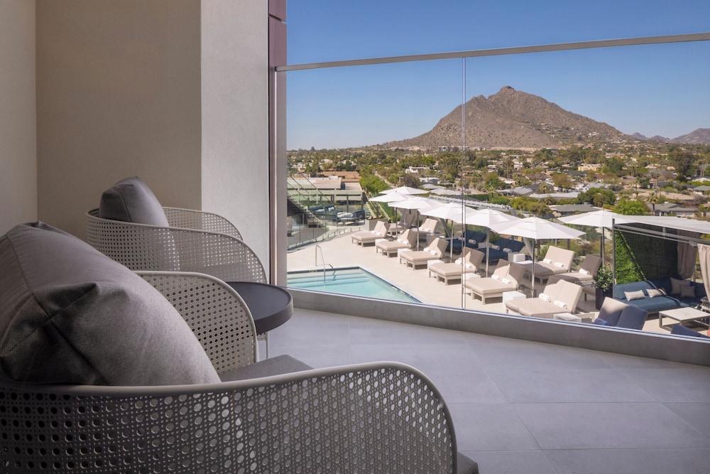 Caesars Republic Scottsdale, a Hilton Hotel photo 33