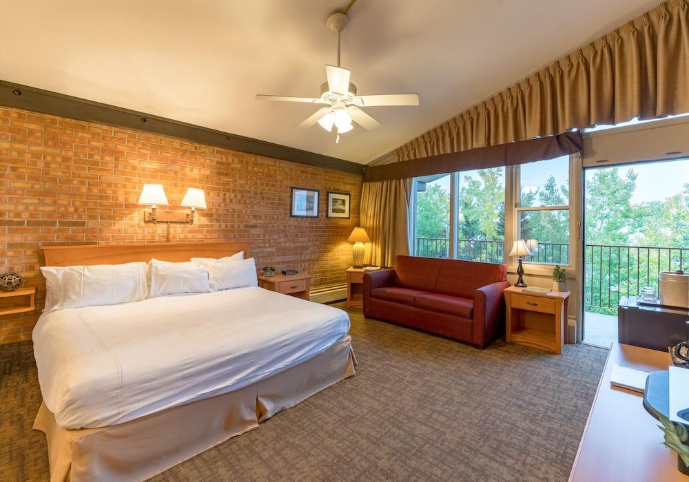 Mountain Chalet Snowmass photo 9