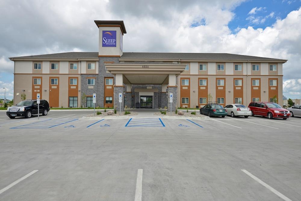 Sleep Inn & Suites Fargo Medical Center photo 43