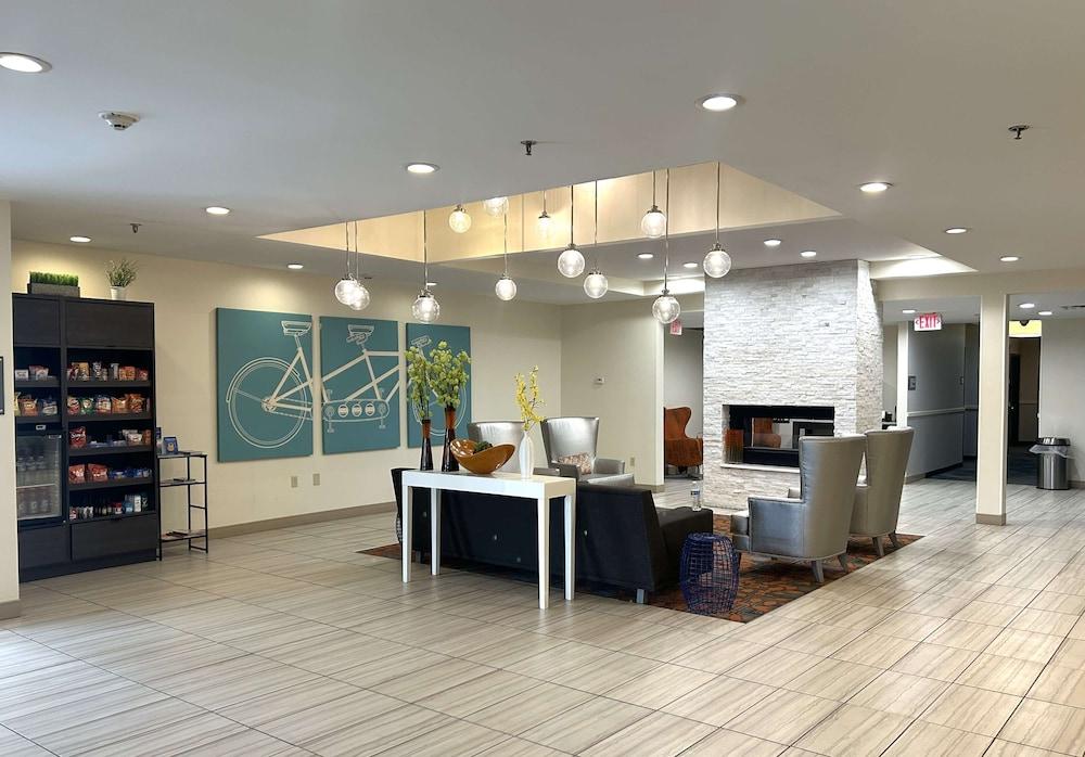 Best Western Erie Inn & Suites photo 3