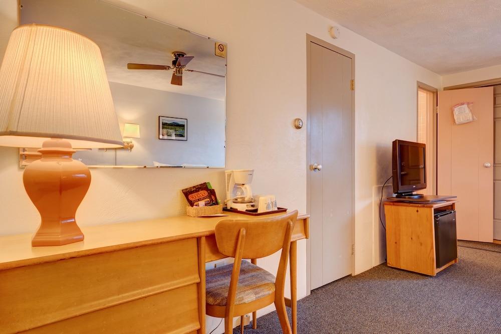 Gale River Motel photo 52
