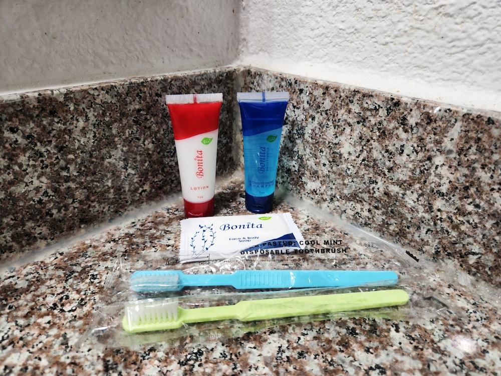 Express Inn Tomball photo 22