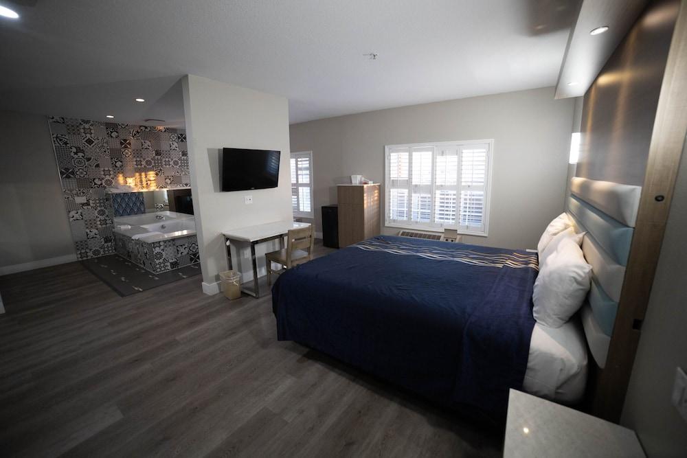 Mid City Inn and Suites photo 13