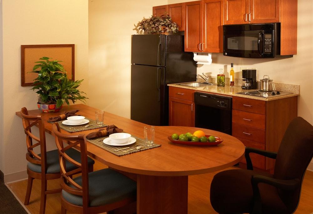 Candlewood Suites Perrysburg by IHG photo 21