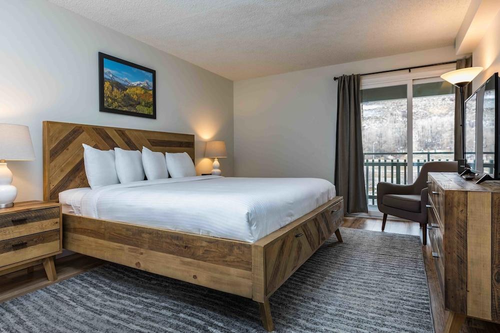 Evergreen Lodge at Vail photo 9