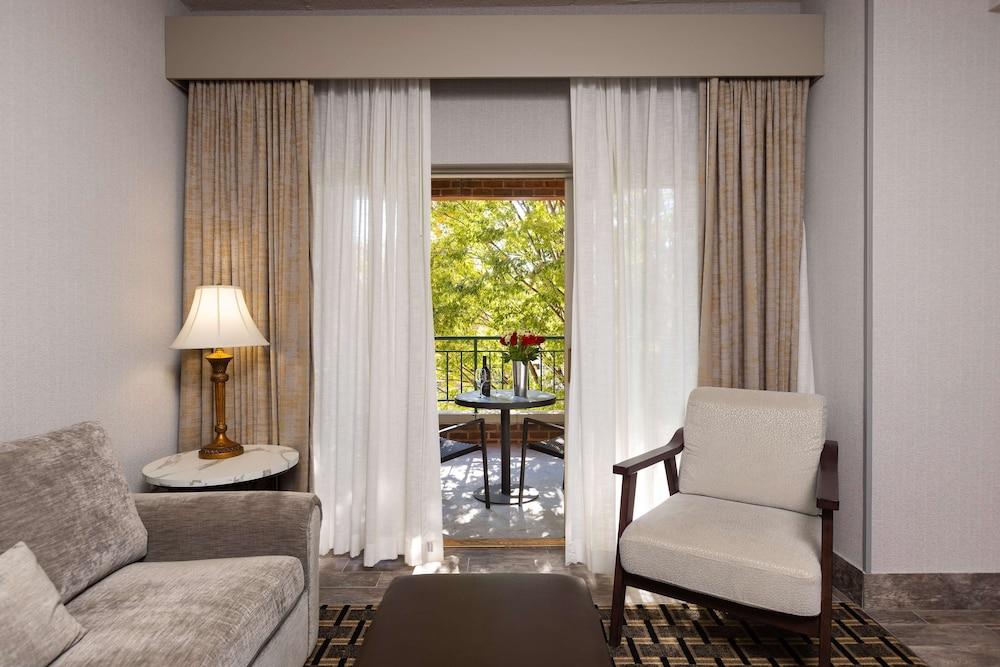 Inn at the Colonnade Baltimore - a DoubleTree by Hilton photo 24
