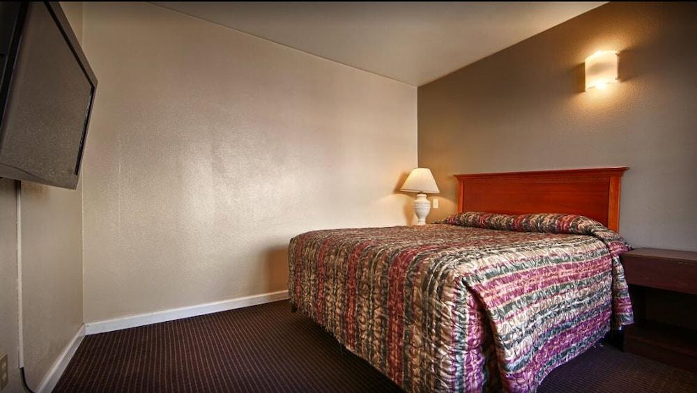 Civic Center Inn photo 7