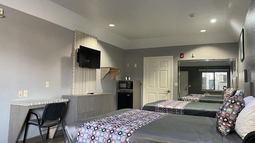 Island Suites photo 21