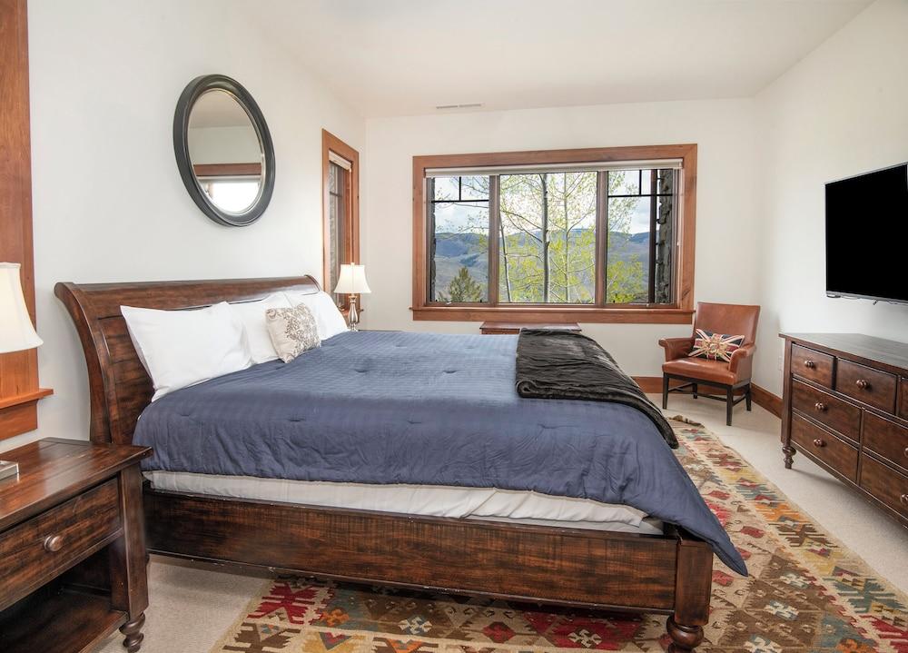 Hummingbird by Elevation Accommodations photo 2