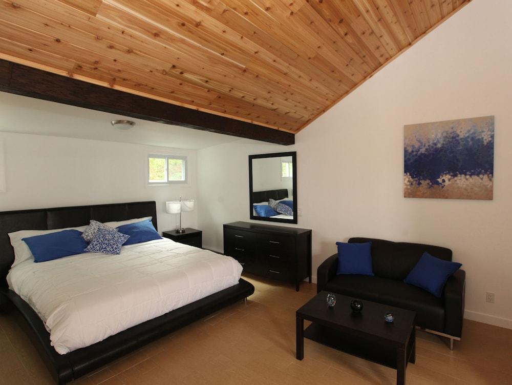 Baywatch Hotel & Marina photo 8