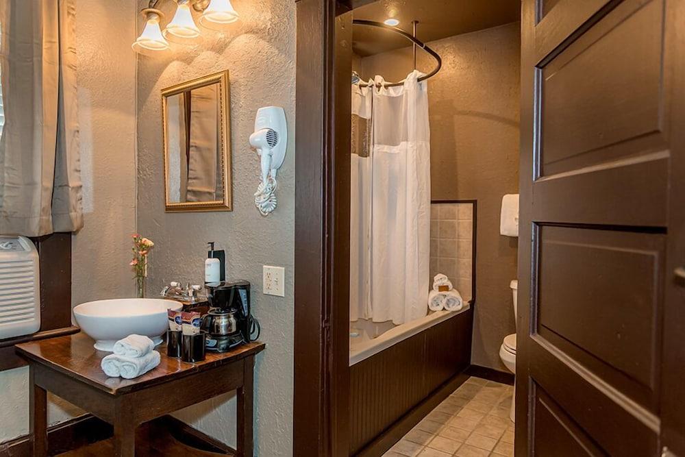 Basin Park Hotel and Spa photo 46