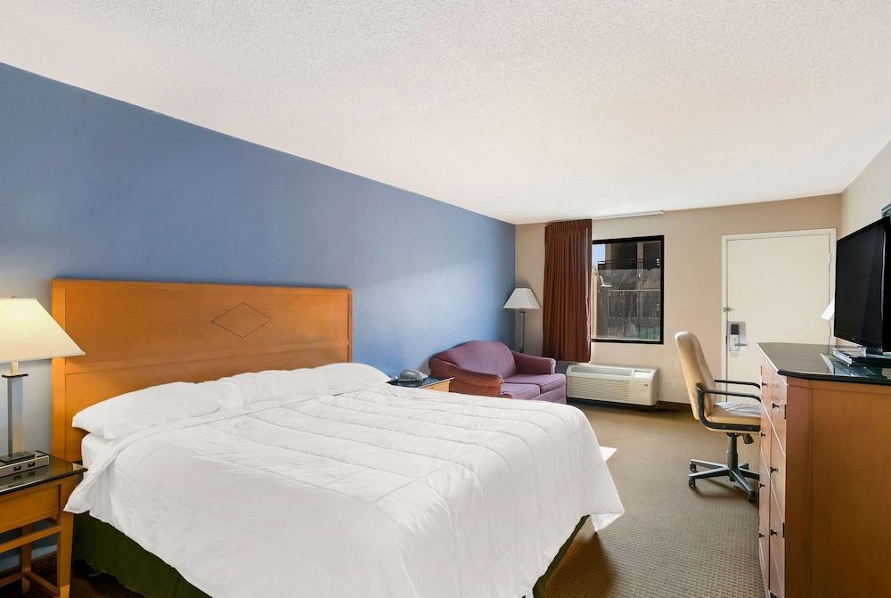 Dutchland Motel photo 13