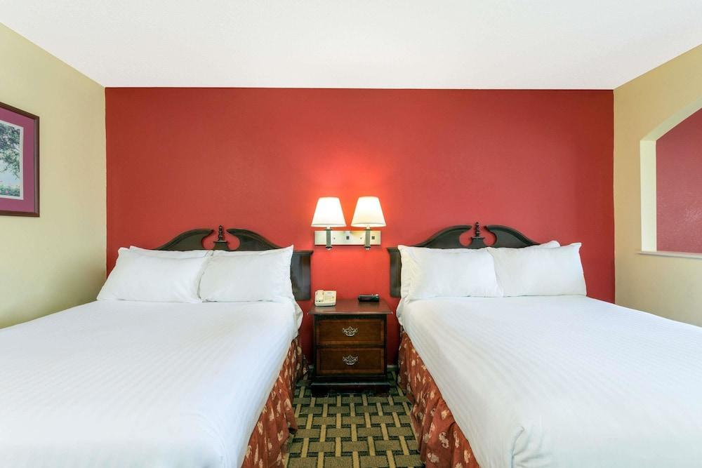 Americas Best Value Inn & Suites Sumter photo 2