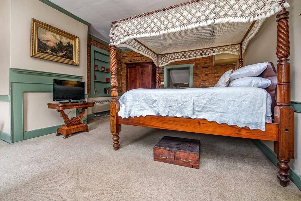Wayside Inn photo 46