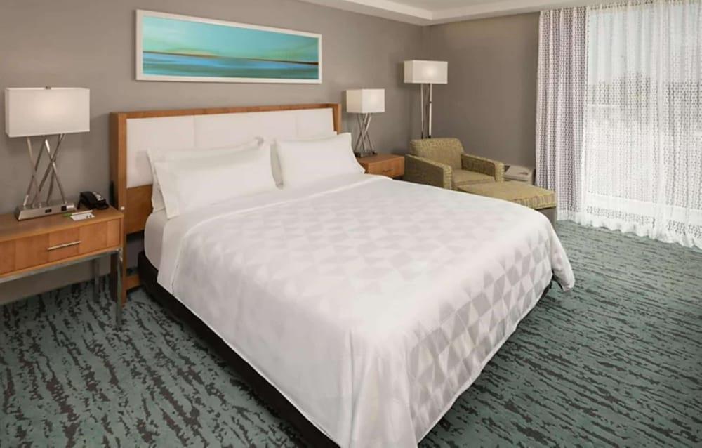 DoubleTree by Hilton Miami North I-95 photo 8