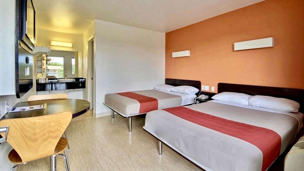 Motel 6 San Angelo, TX photo 13