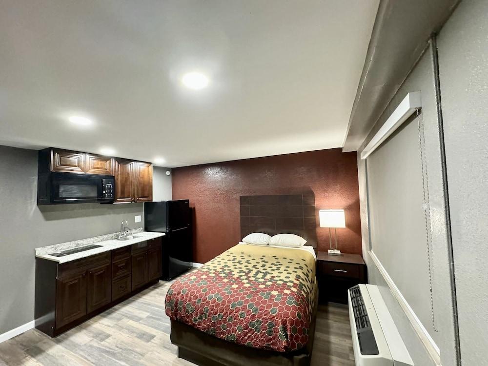 Residency Inn & Studios photo 2