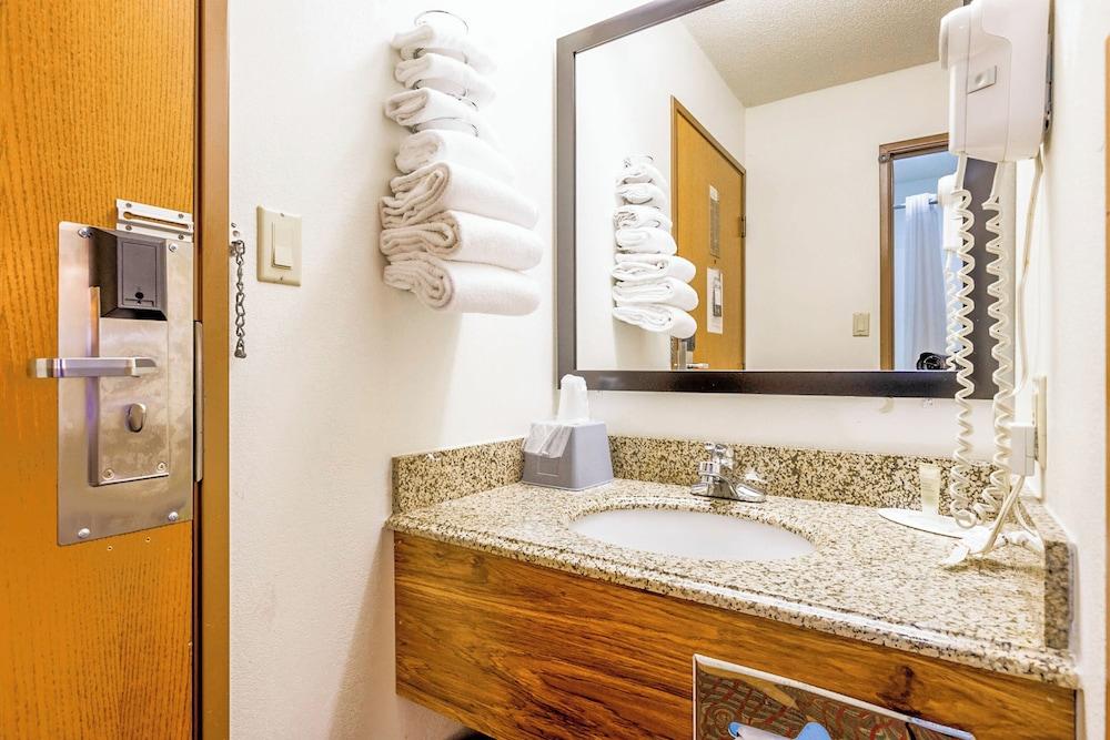 Super Sleep Inn photo 35