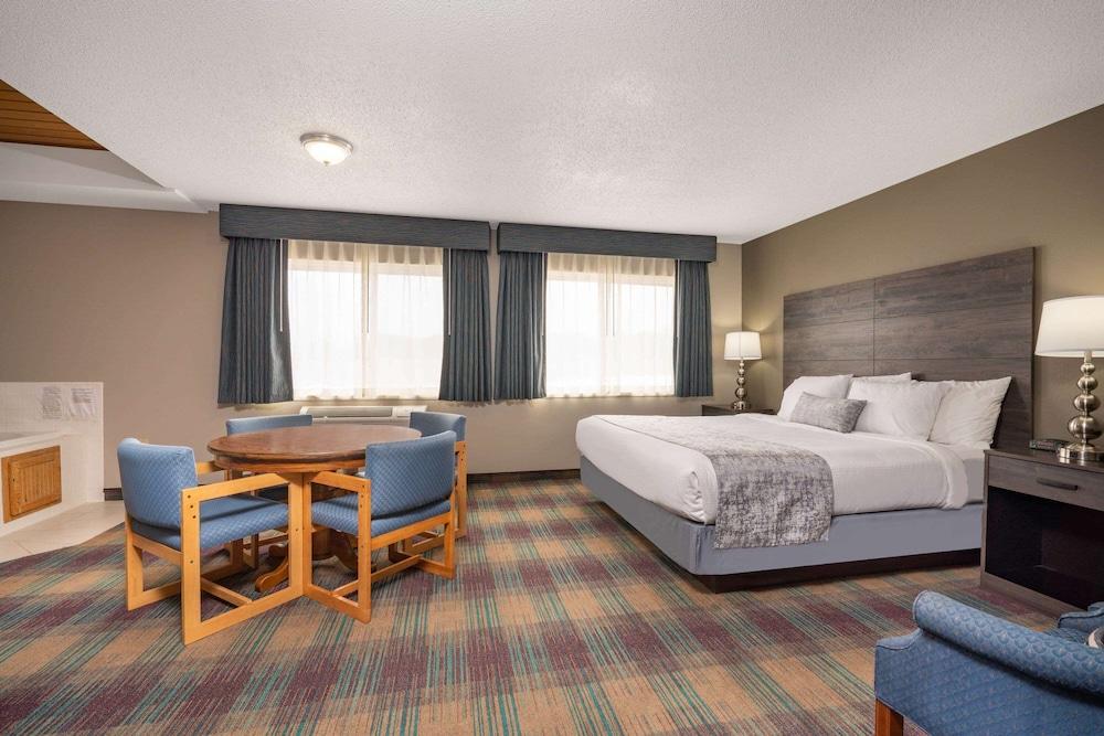 Baymont by Wyndham Baldwin photo 16