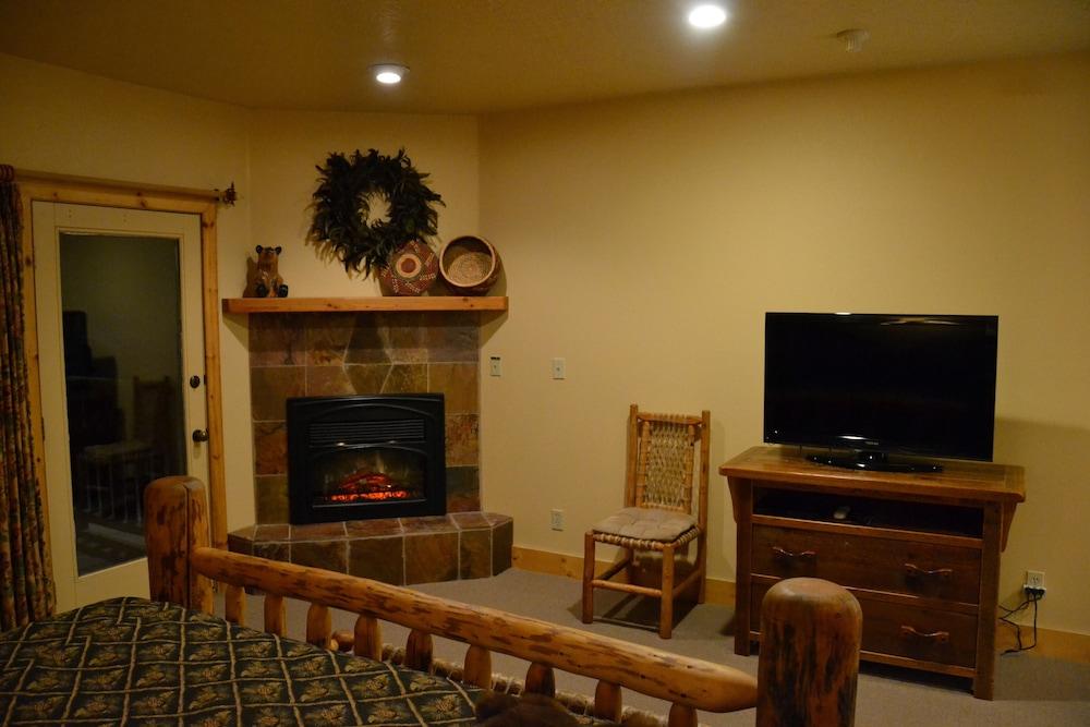 Daniels Summit Lodge photo 6