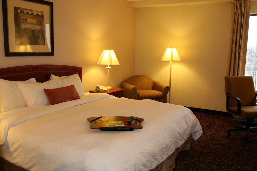 Hampton Inn Woodbridge photo 13