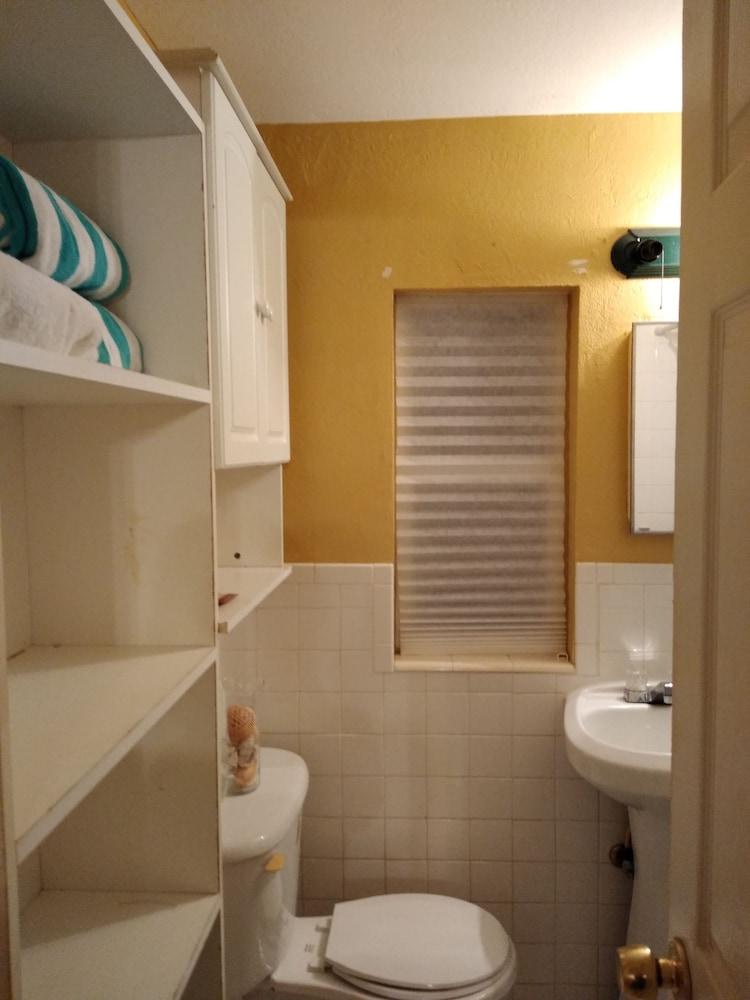 Swashbuckler Motel photo 24