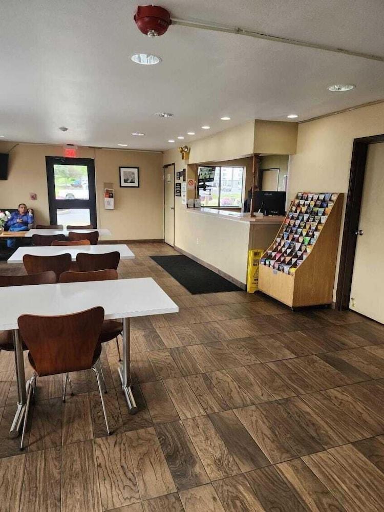 Ramada by Wyndham York Harrisburg Hershey photo 16