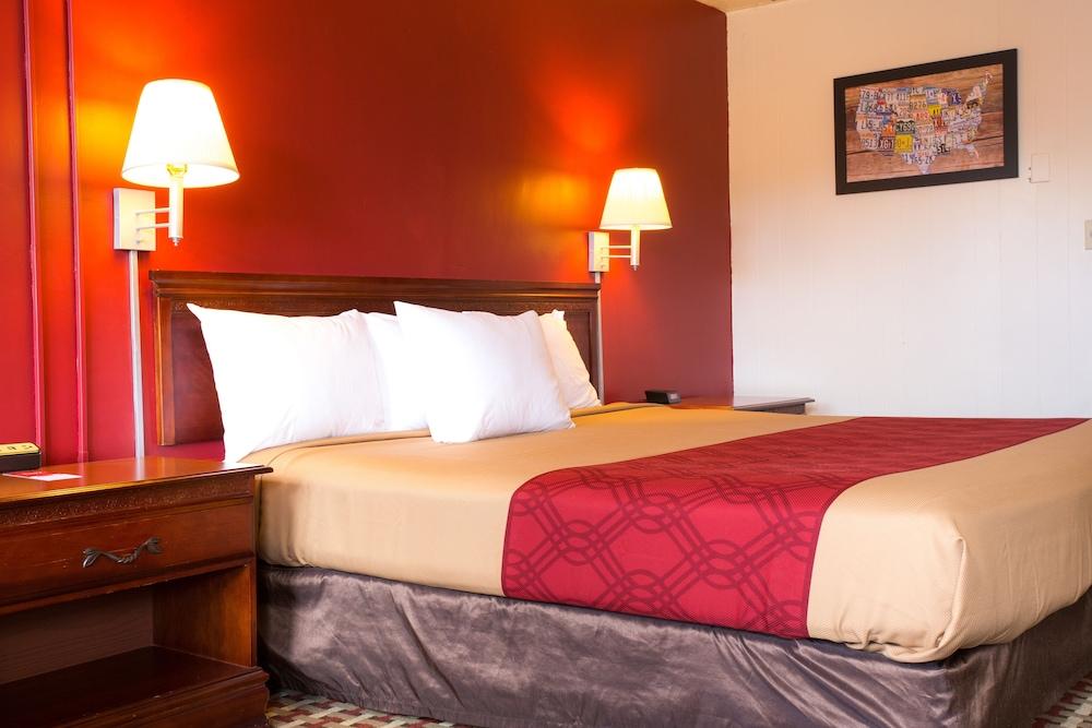 Econo Lodge Williamsport photo 11
